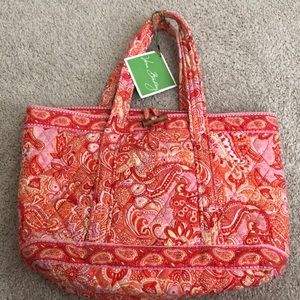 BRAND NEW Vera Bradley Handbag With Zip Wallet